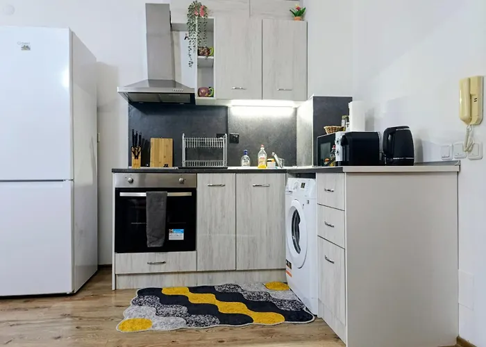 Diamond Heights Apartment