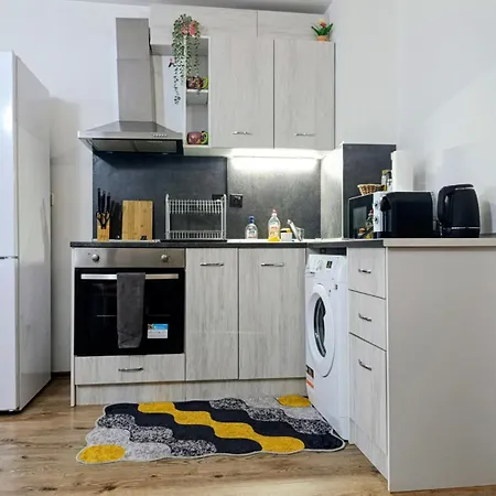 Diamond Heights Apartment